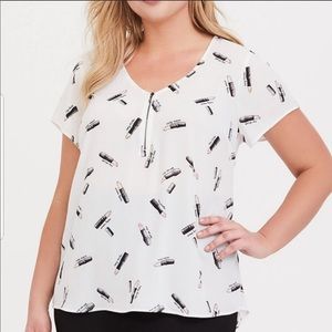 Torrid lipstick print chiffon blouse size 4 💄